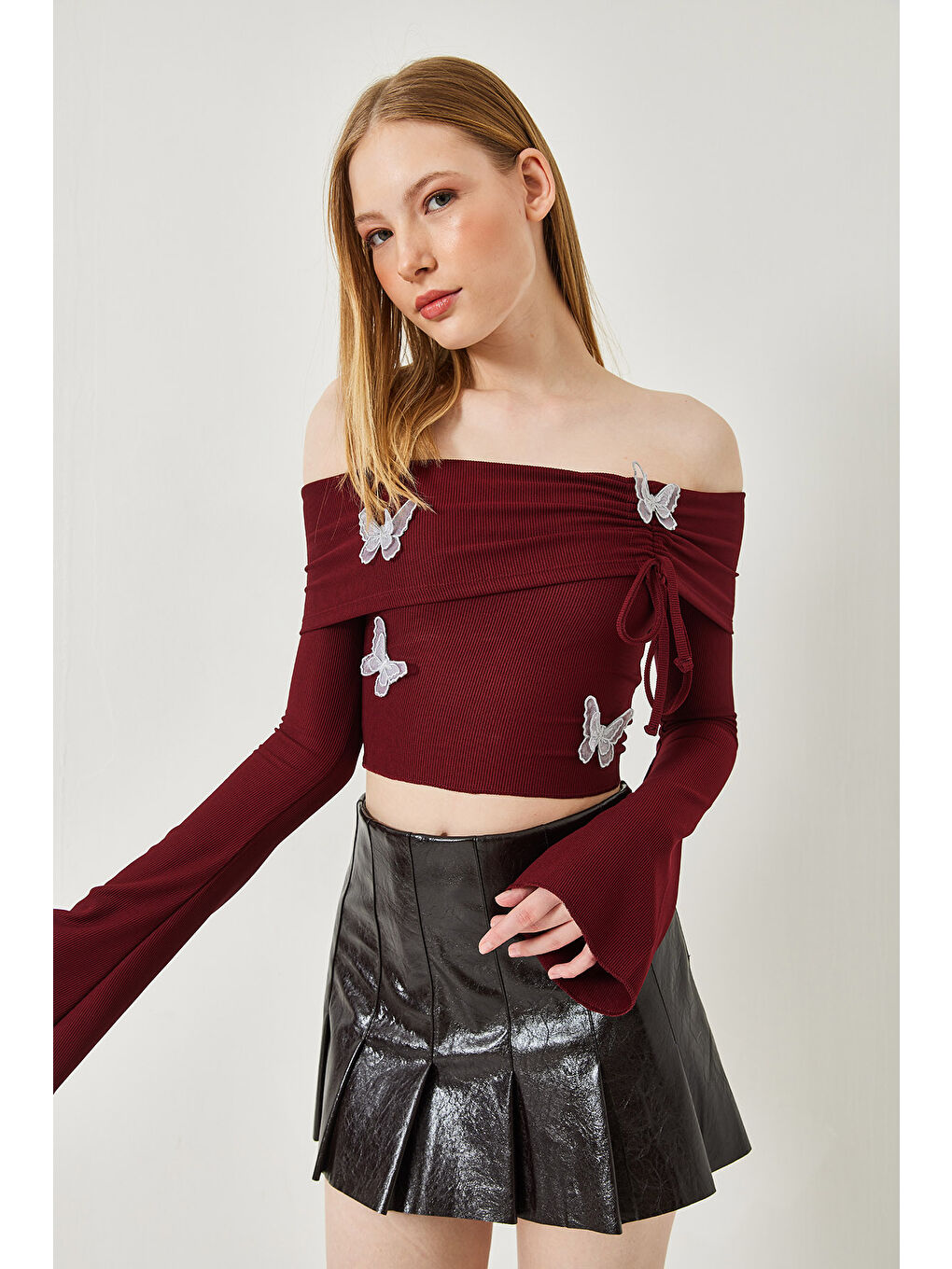 Bordo Kadın Madonna Yaka Kelebek Detaylı Bluz-3