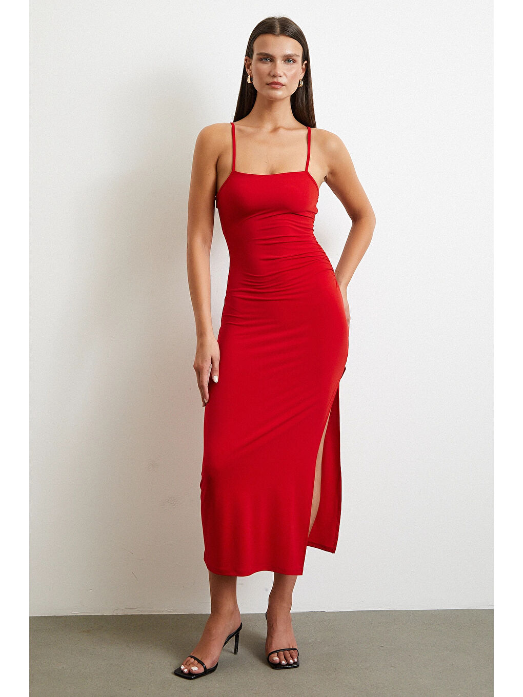 Yanı Büzgülü Askılı Elbise Yırtmaçlı Kırmızı-1