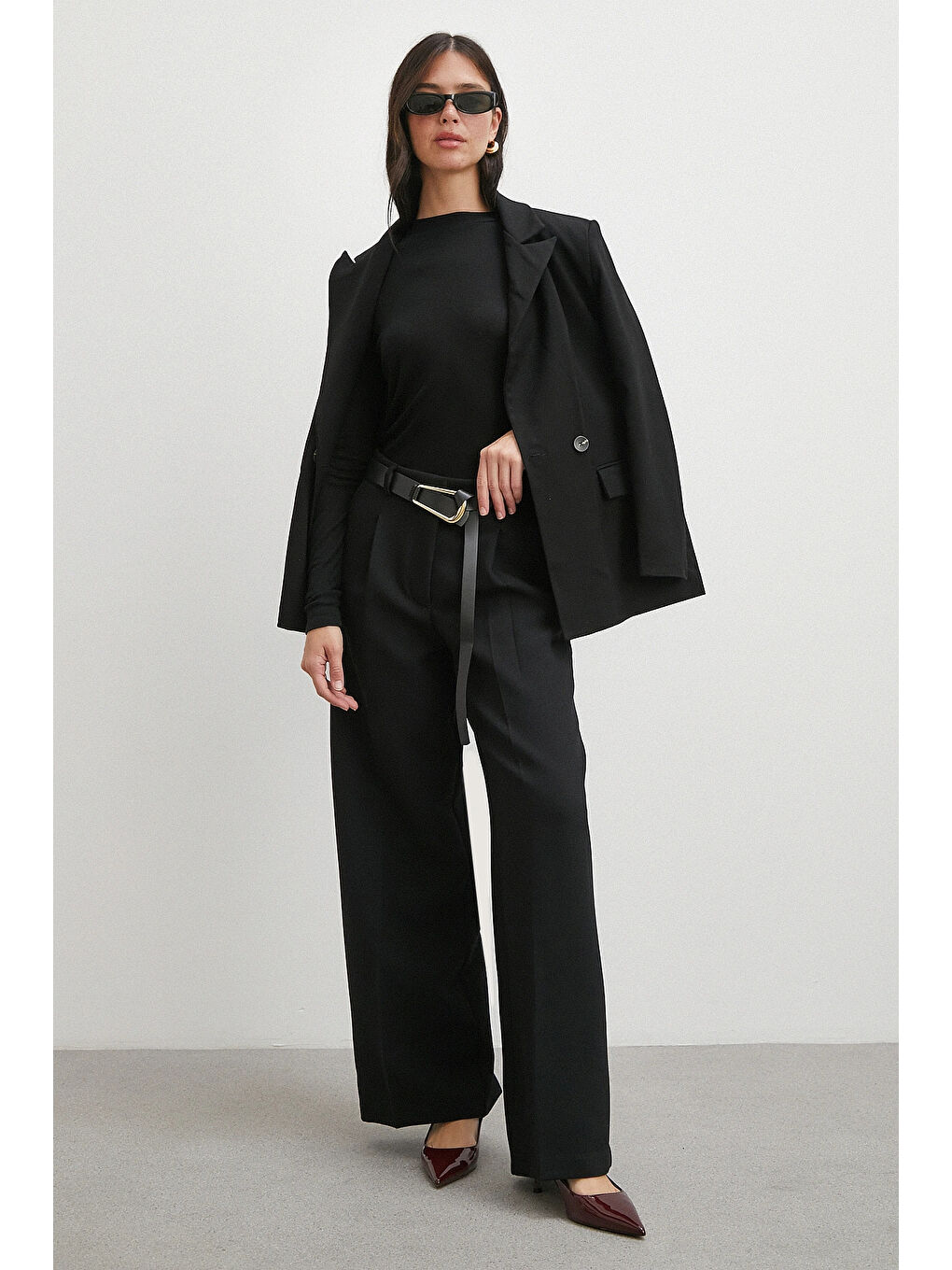 Deri Kemerli Geniş Paça Pantolon Siyah-1