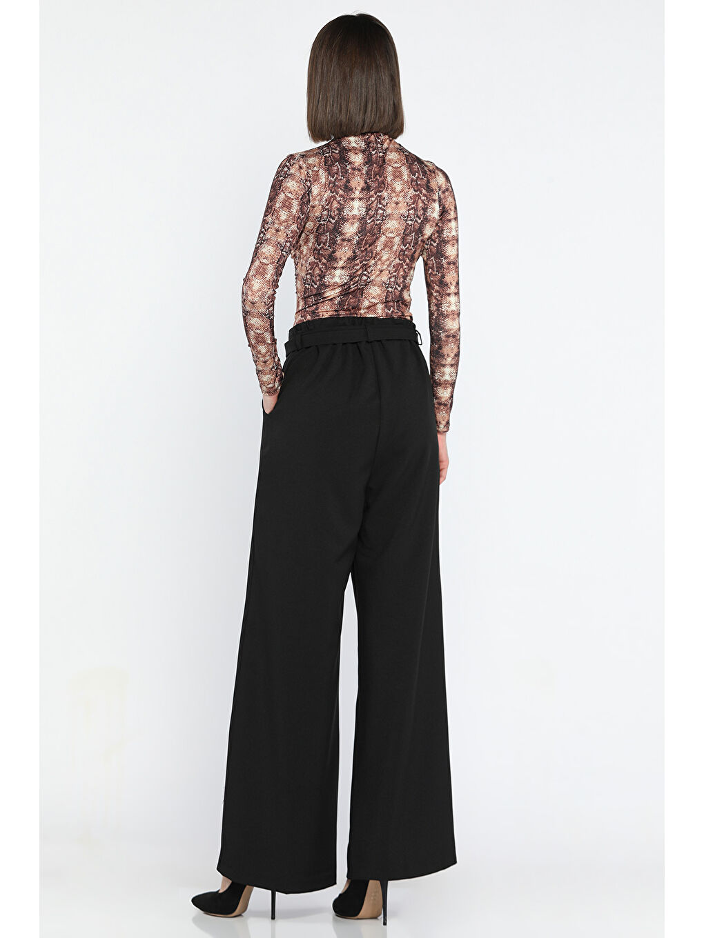 Siyah Kadın Yüksek Bel Kemer Detaylı Pileli Pantolon-3