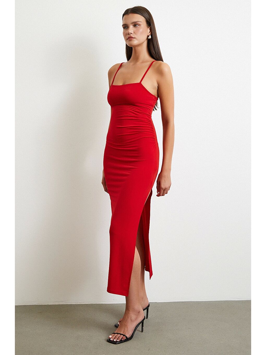 Yanı Büzgülü Askılı Elbise Yırtmaçlı Kırmızı-2