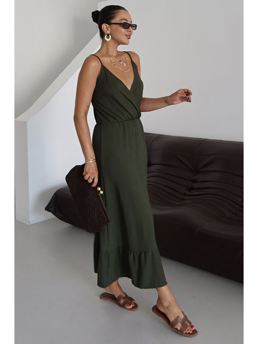 Kadın Koyu Haki Yeşil Askılı Kruvaze Maxi Boy Krinkıl Elbise-7