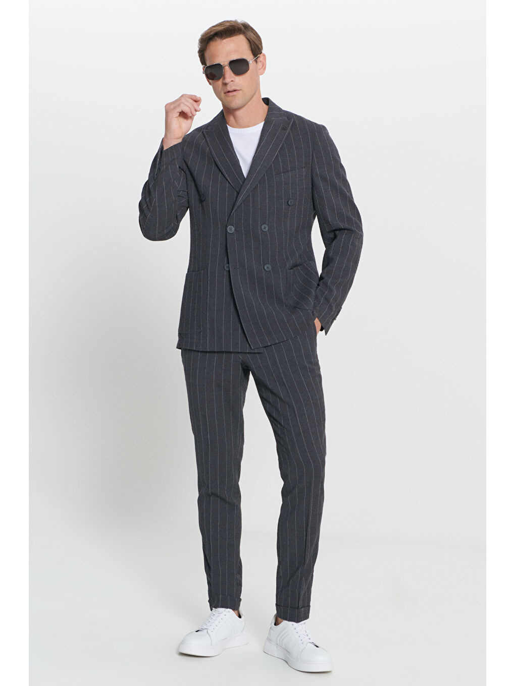 Erkek Antrasit Slim Fit Kırlangıç Yaka Gofre Desenli Yünlü Takım Elbise-1