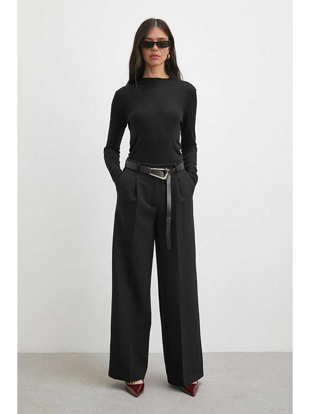 Deri Kemerli Geniş Paça Pantolon Siyah-2