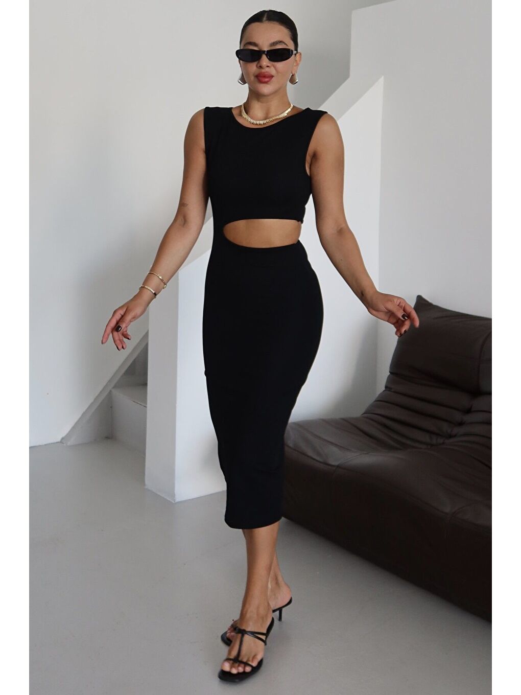 Kadın Siyah Kolsuz Bel Pencere Detaylı Midi Boy Elbise-6