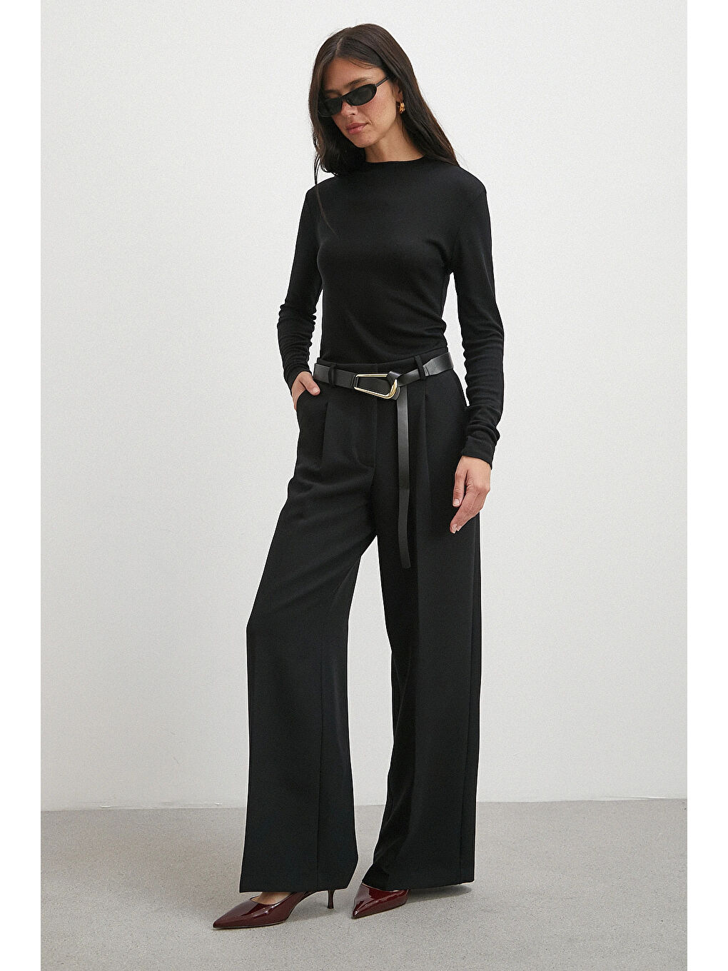 Deri Kemerli Geniş Paça Pantolon Siyah-3