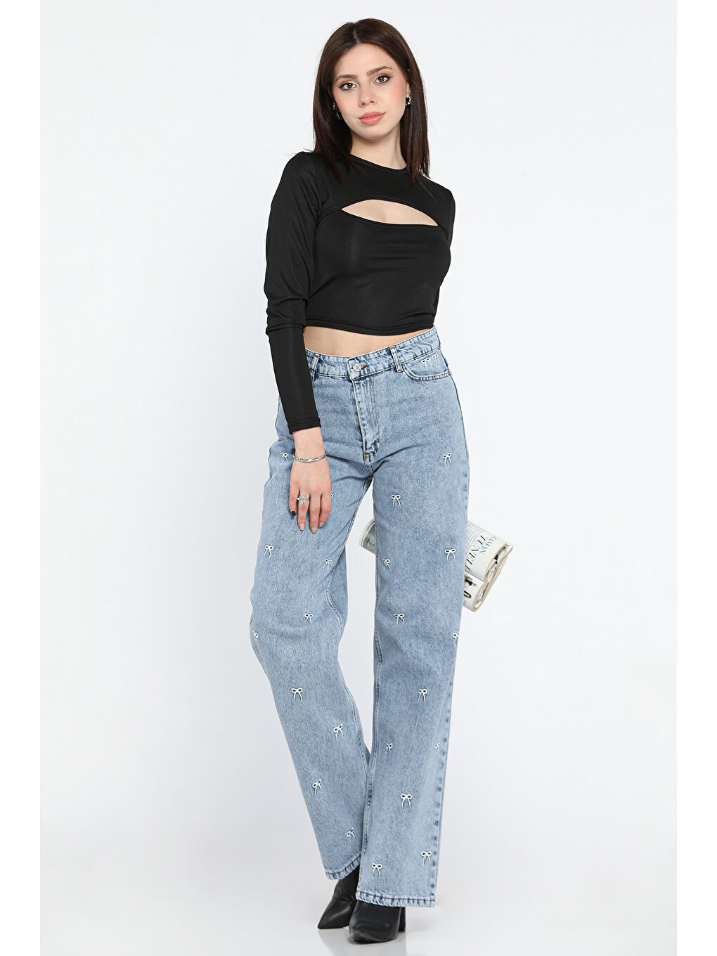 Mavi Kurdele Nakışlı Yüksek Bel Bol Paça Kadın Jean Pantolon-1