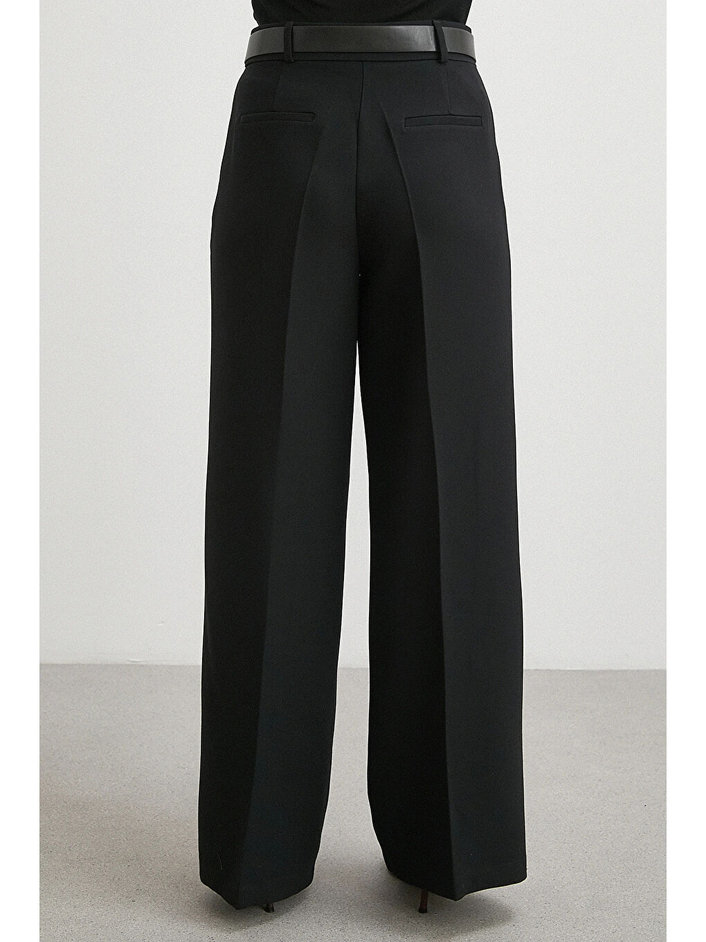 Deri Kemerli Geniş Paça Pantolon Siyah-5