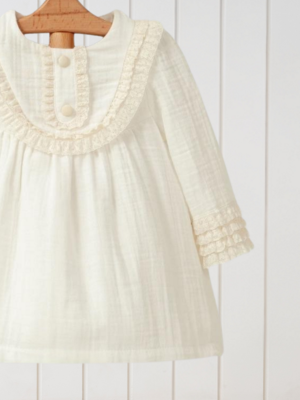 Beyaz Bisiklet Yaka Uzun Kollu Dantel Detaylı Kız Bebek Müslin Elbise-1