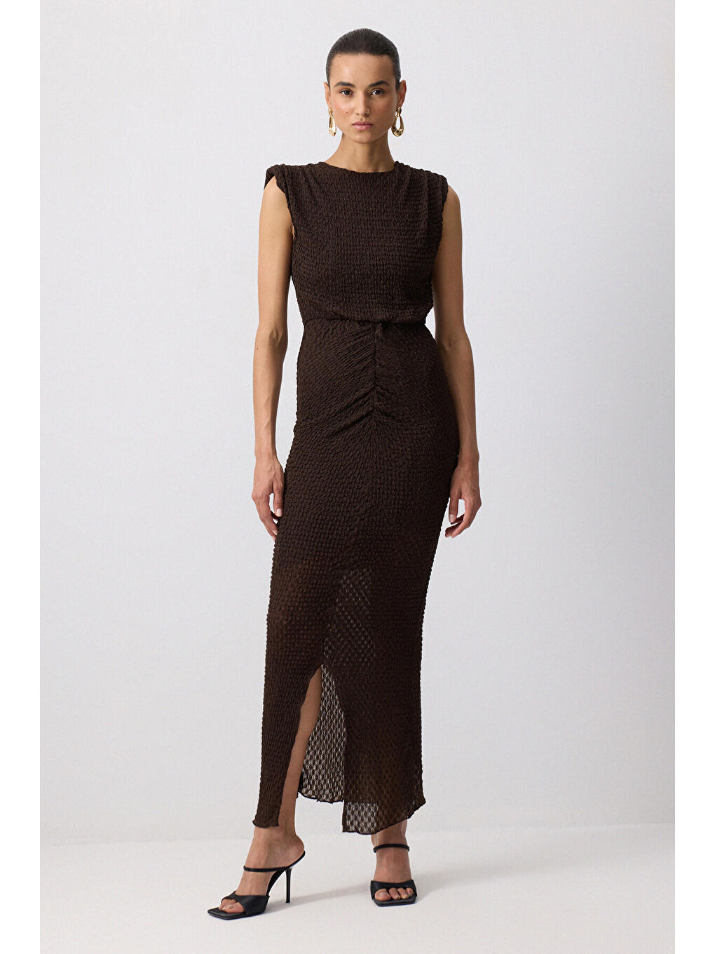 Kahverengi Büzgü Detaylı Elbise-1