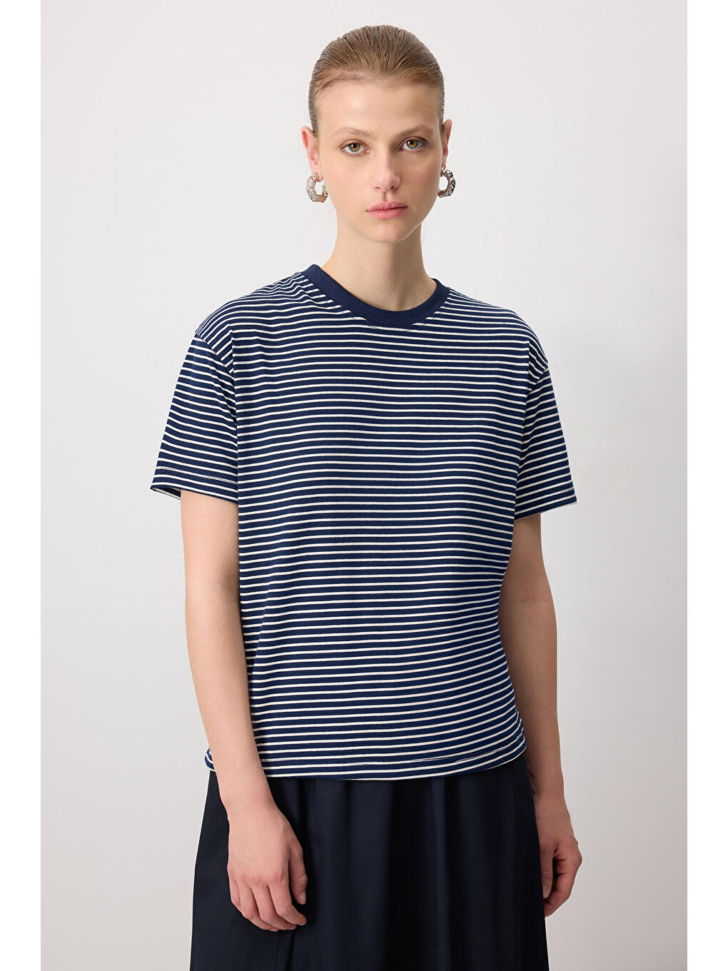 Lacivert %100 Pamuklu Çizgili Kısa Kollu T-Shırt-1