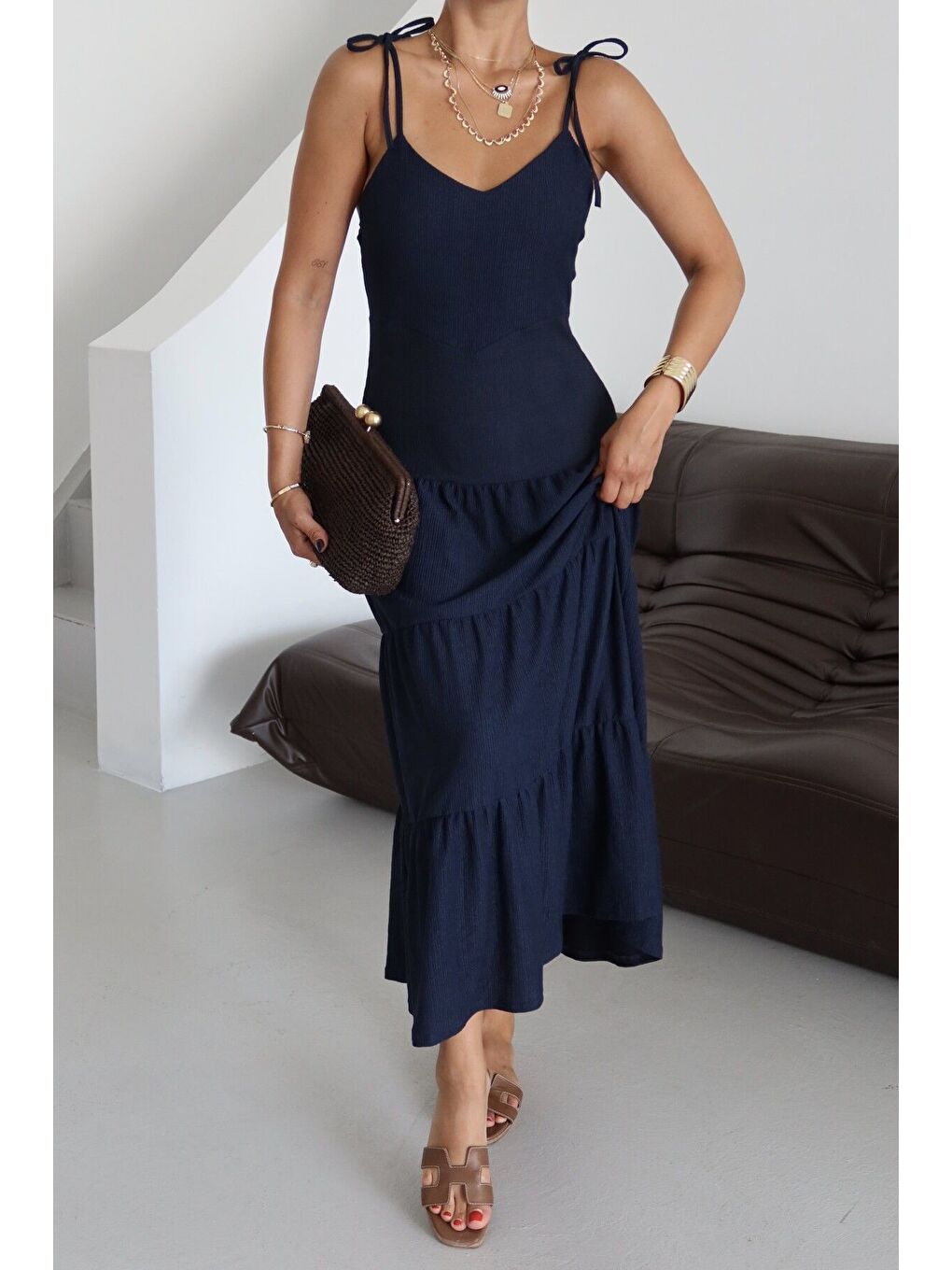Kadın Lacivert Askılı Bağlama Detaylı Maxi Boy Krinkıl Elbise-2