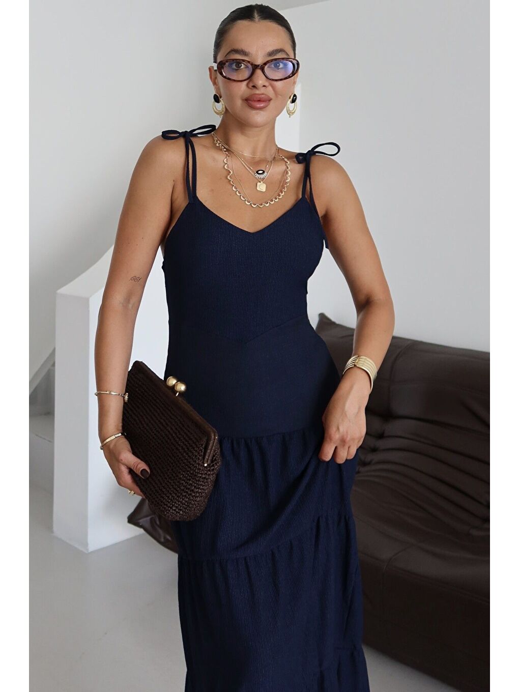 Kadın Lacivert Askılı Bağlama Detaylı Maxi Boy Krinkıl Elbise-5