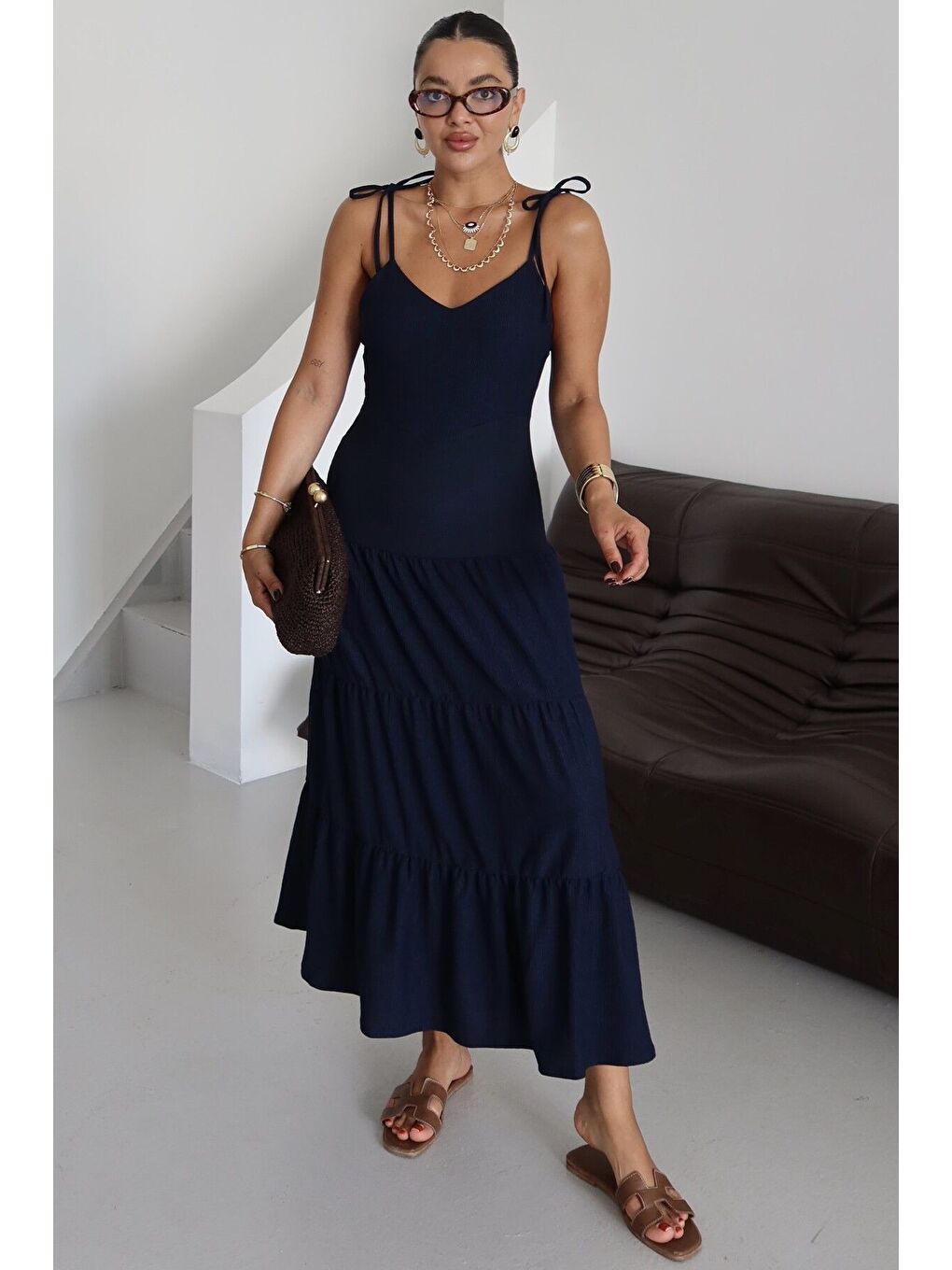 Kadın Lacivert Askılı Bağlama Detaylı Maxi Boy Krinkıl Elbise-7