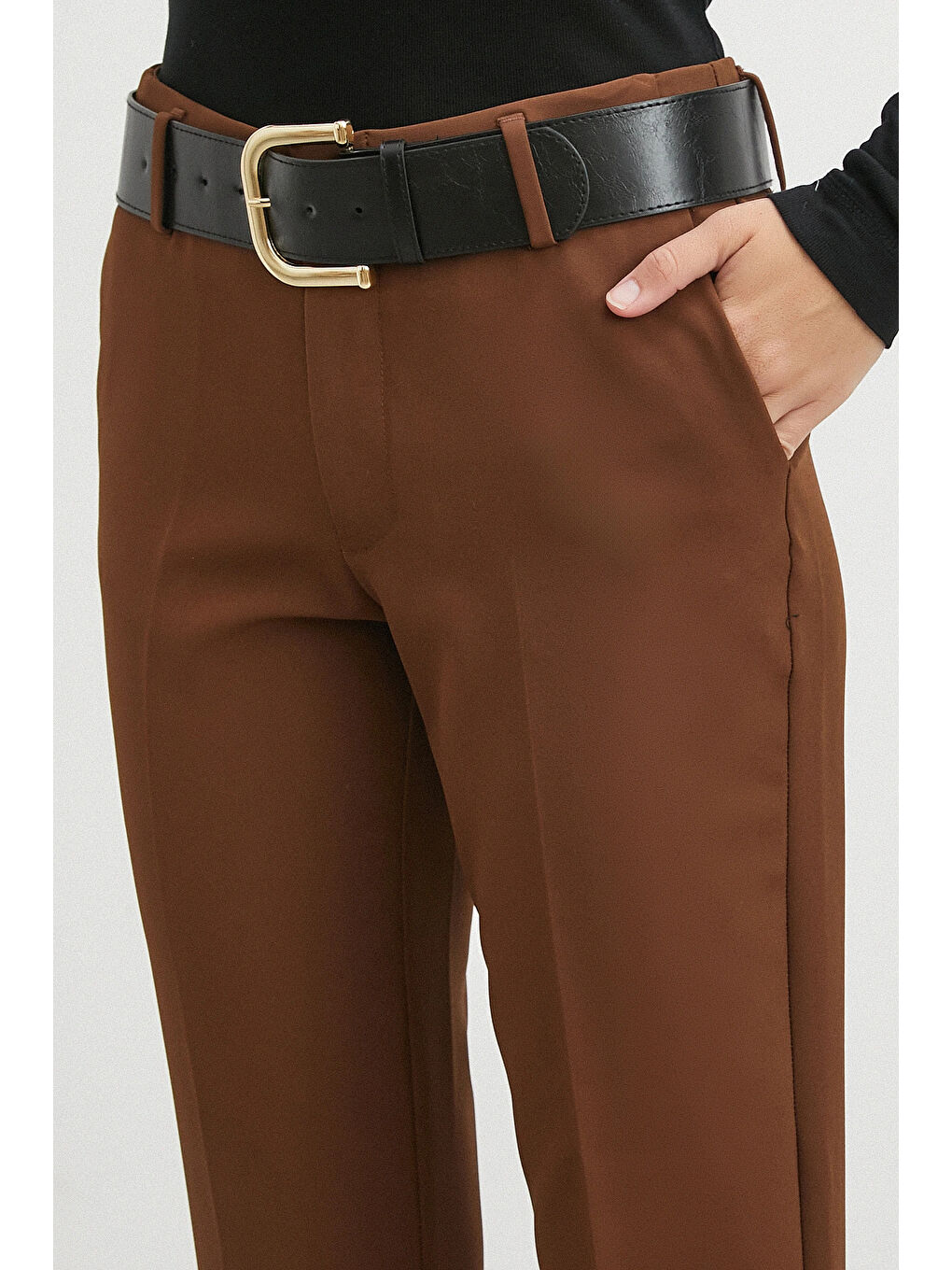 Karışık Kemerli Havuç Paça Pantolon Kahve-4