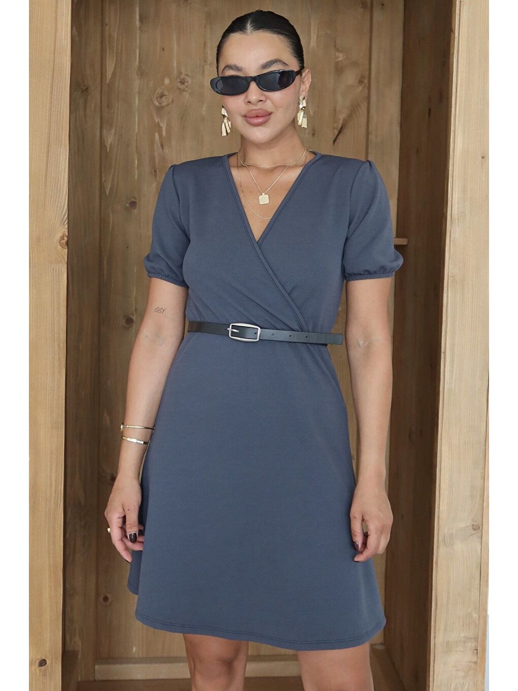 Gri Kadın Füme Kısa Kollu Kruvaze Yaka Mini Elbise-3