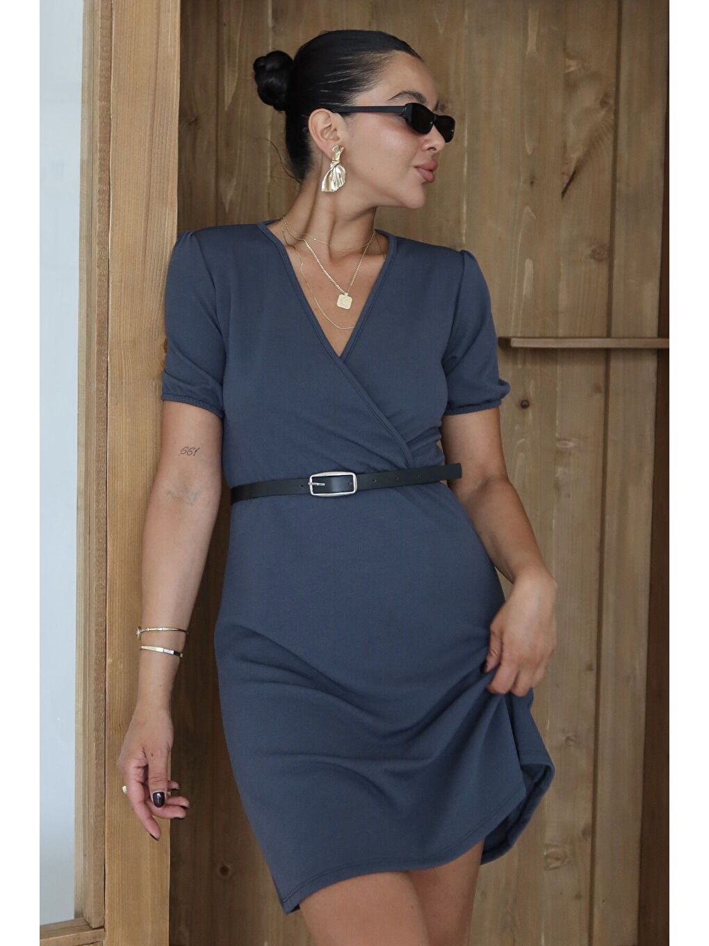 Gri Kadın Füme Kısa Kollu Kruvaze Yaka Mini Elbise-4