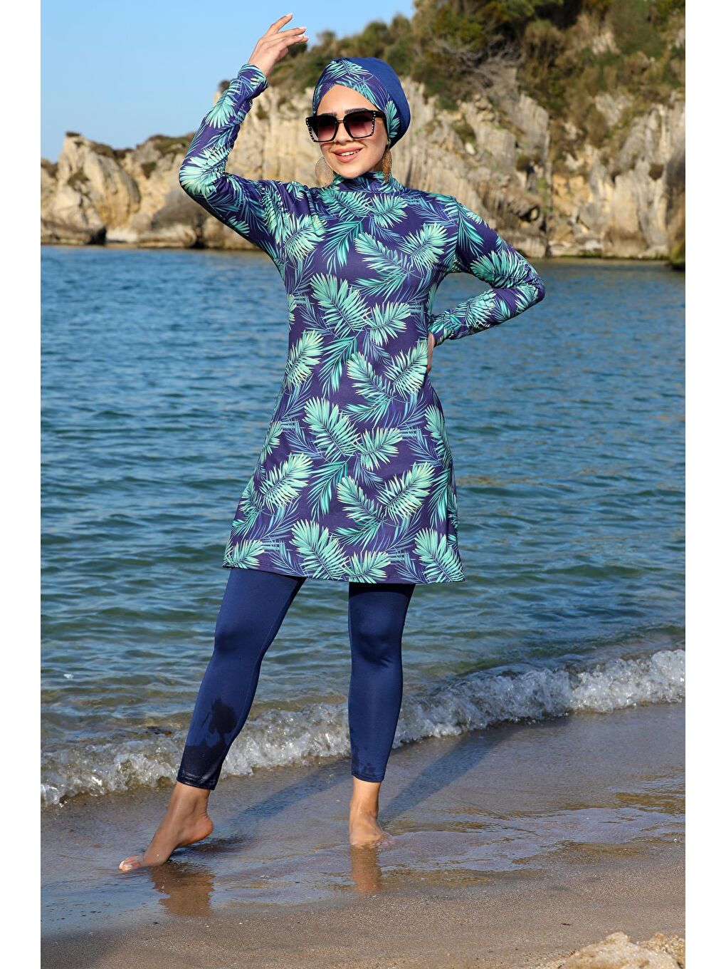 Lacivert Tropikal Desen Taytlı Kapalı Tesettür Mayo 22662268-2