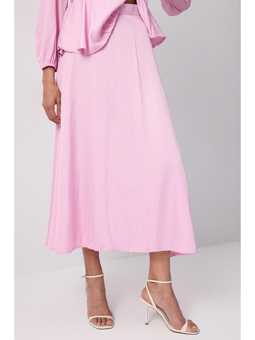 Pembe Önden Bağlamalı Saten Bluz Etek Takım-4