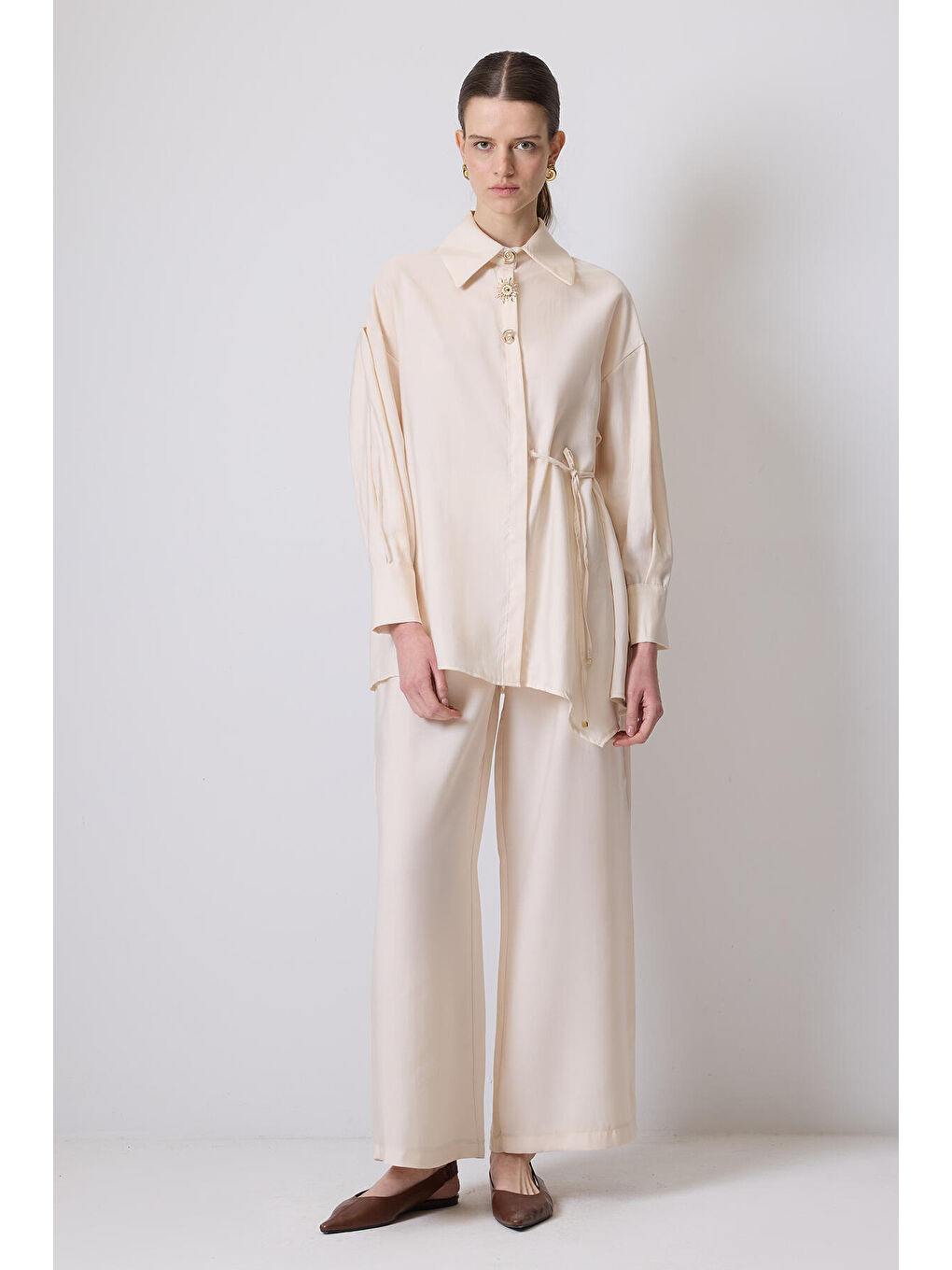 Bej Bağlamalı Gömlek Pantolon Takım