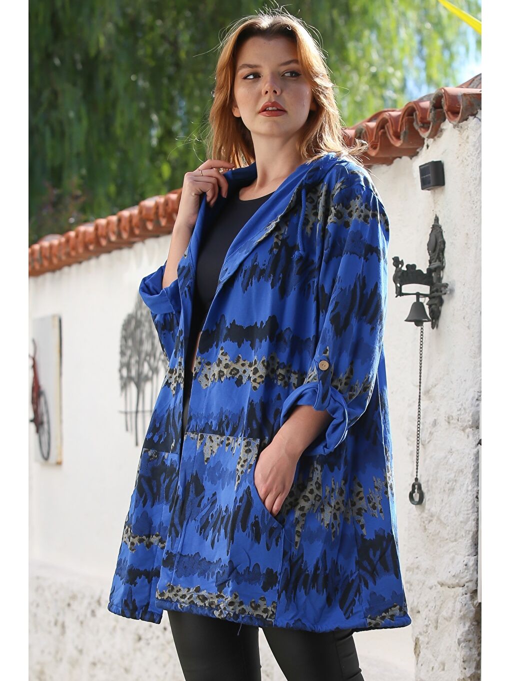 İtalyan Mavi Kapüşonlu Düğmeli Uzun Kollu Leopar Desenli Cepli İnce Casual Dokuma Ceket 88 72-3