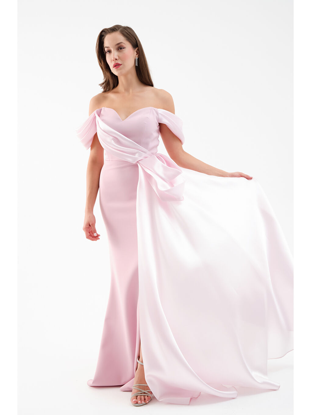Pembe Kadın Pudra Kayık Yaka Kuyruklu Uzun Abiye Elbise-1