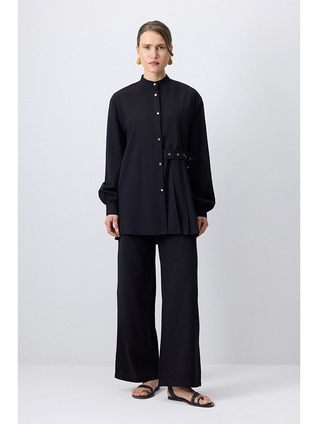 Siyah Kemer Detaylı Gömlek Pantolon Takım