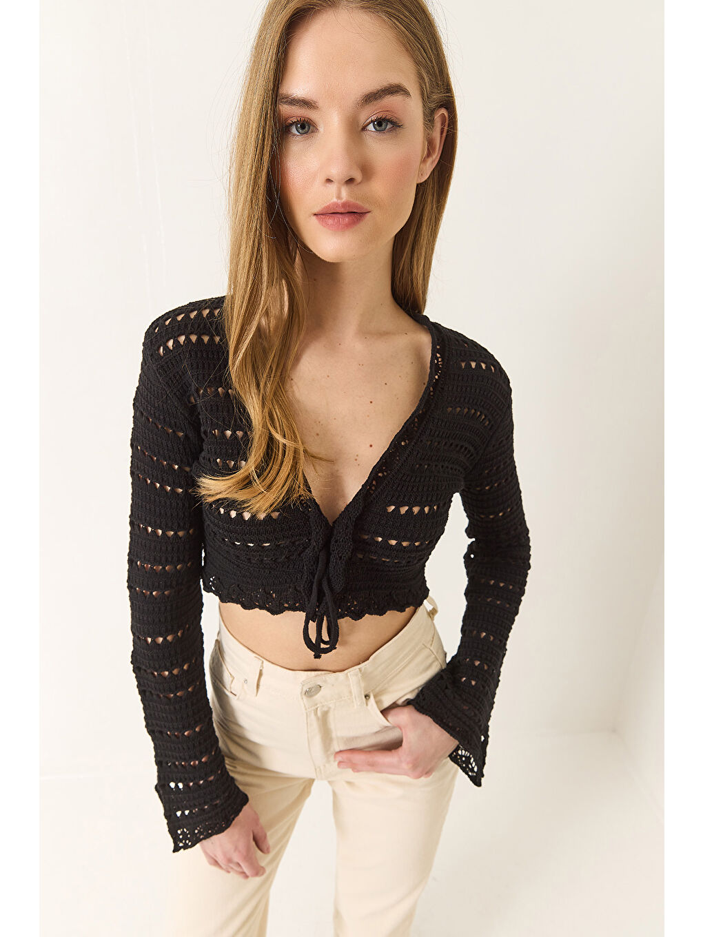 Siyah Kadın Ajurlu Rustik Bluz-2