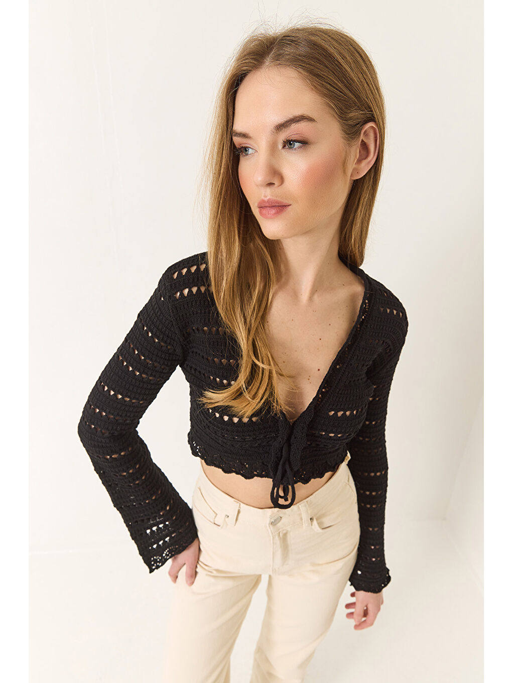 Siyah Kadın Ajurlu Rustik Bluz-3
