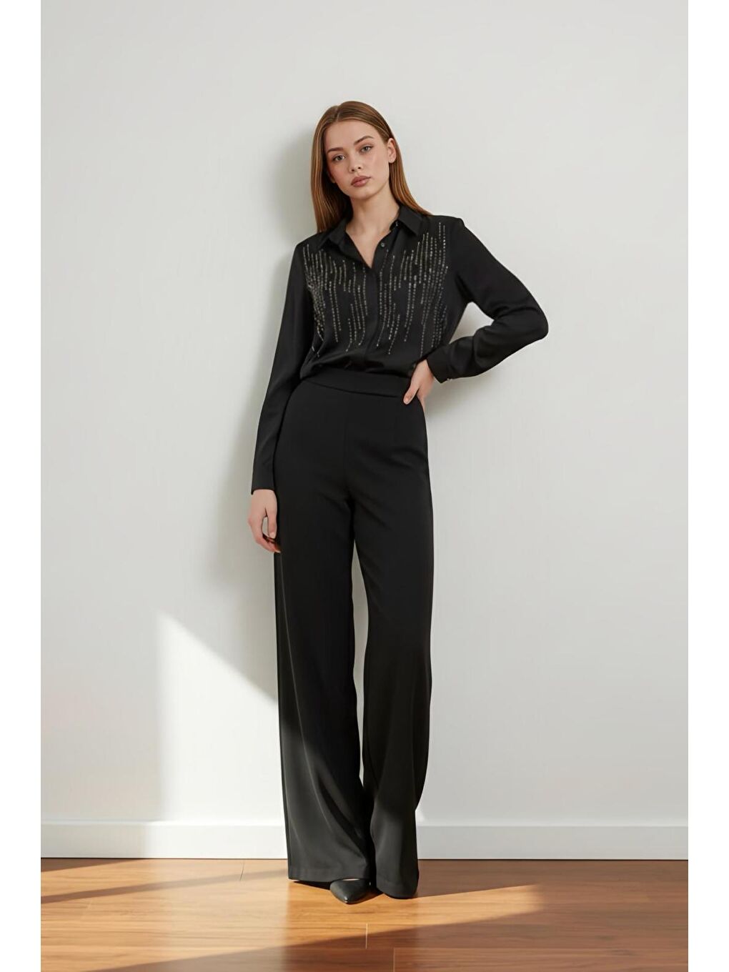 Siyah Önü Taşlı Arkası Uzun Basic İç Göstermeyen Küçük ve Büyük Beden Gömlek-1