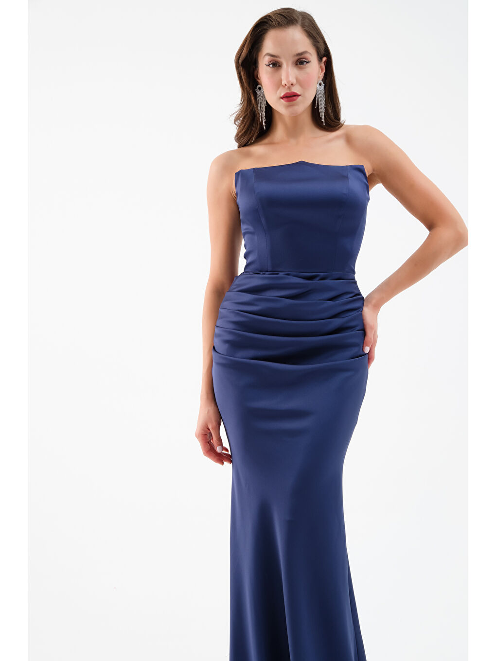 Kadın Lacivert Straplez Uzun Saten Söz Nişan Abiye Elbise-1