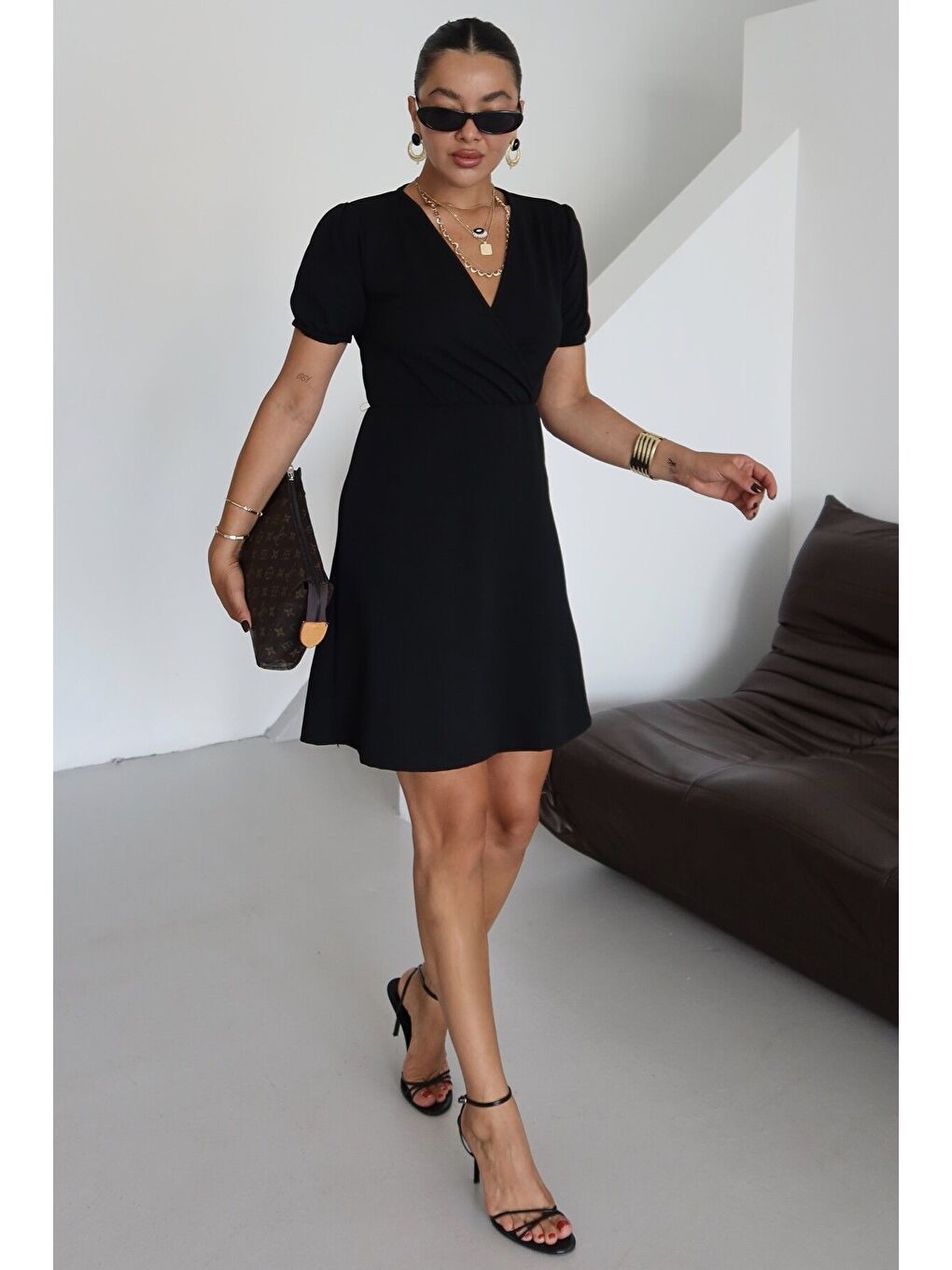 Kadın Siyah Kısa Kollu Kruvaze Yaka Mini Elbise-7