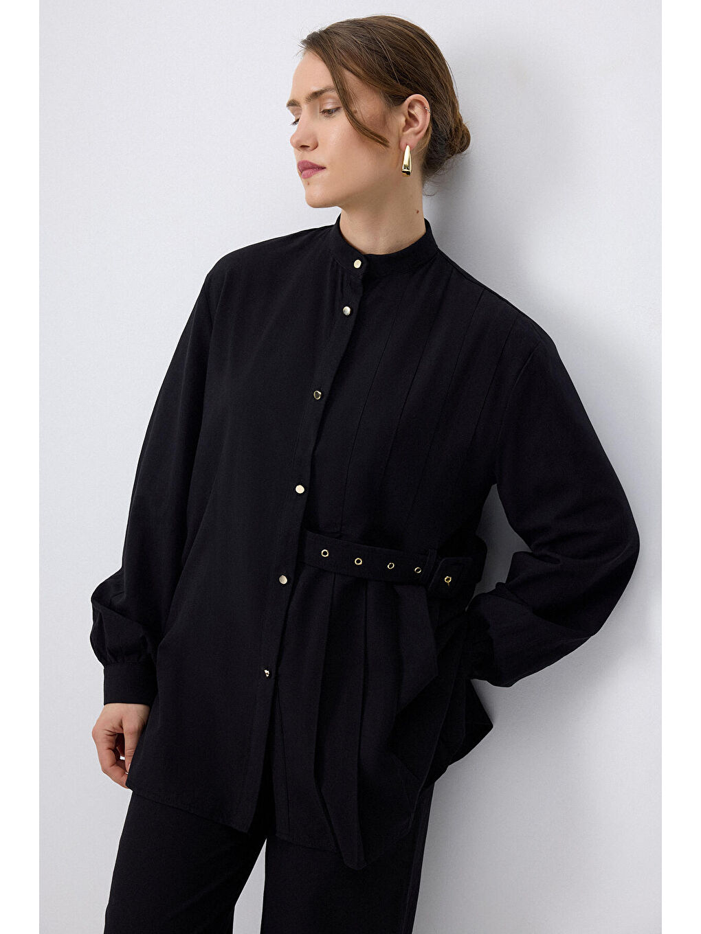 Siyah Kemer Detaylı Gömlek Pantolon Takım-1