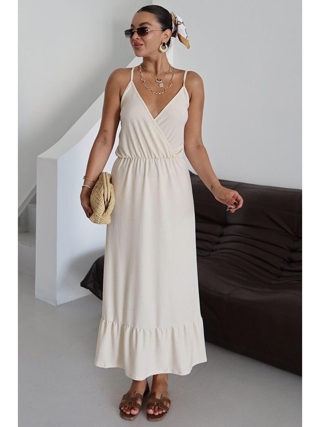 Kadın Bej Askılı Kruvaze Maxi Boy Krinkıl Elbise-3