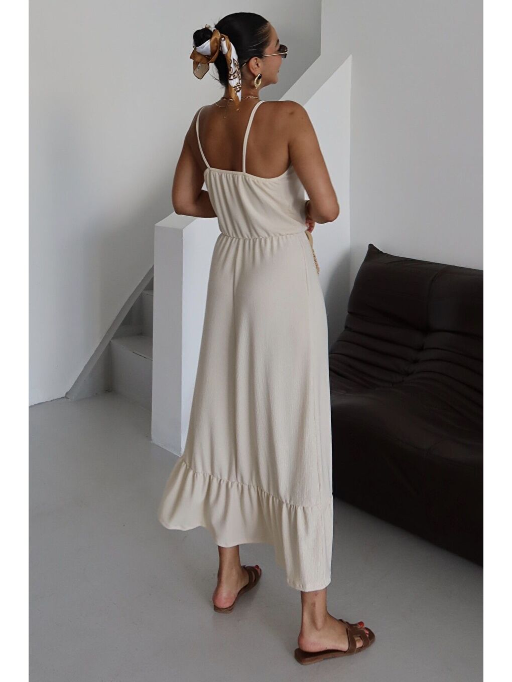 Kadın Bej Askılı Kruvaze Maxi Boy Krinkıl Elbise-5
