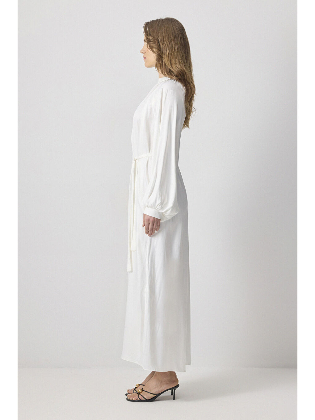 Beyaz Kuşaklı Elbise-2