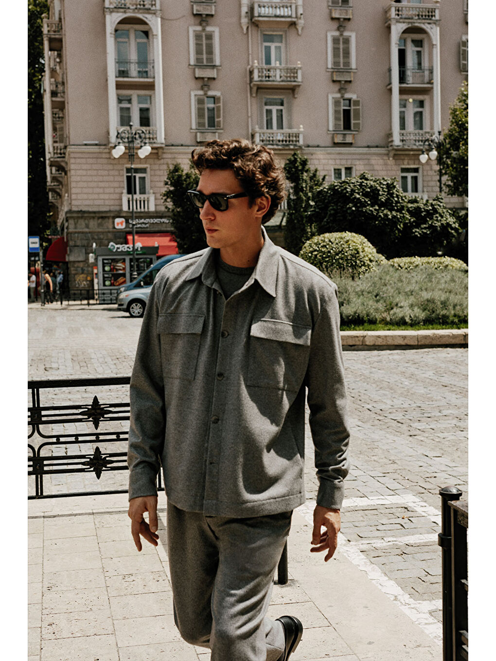 Erkek Gri Relax Fit Gömlek Yaka Beli Bağlamalıl Esnek Takım Elbise-3