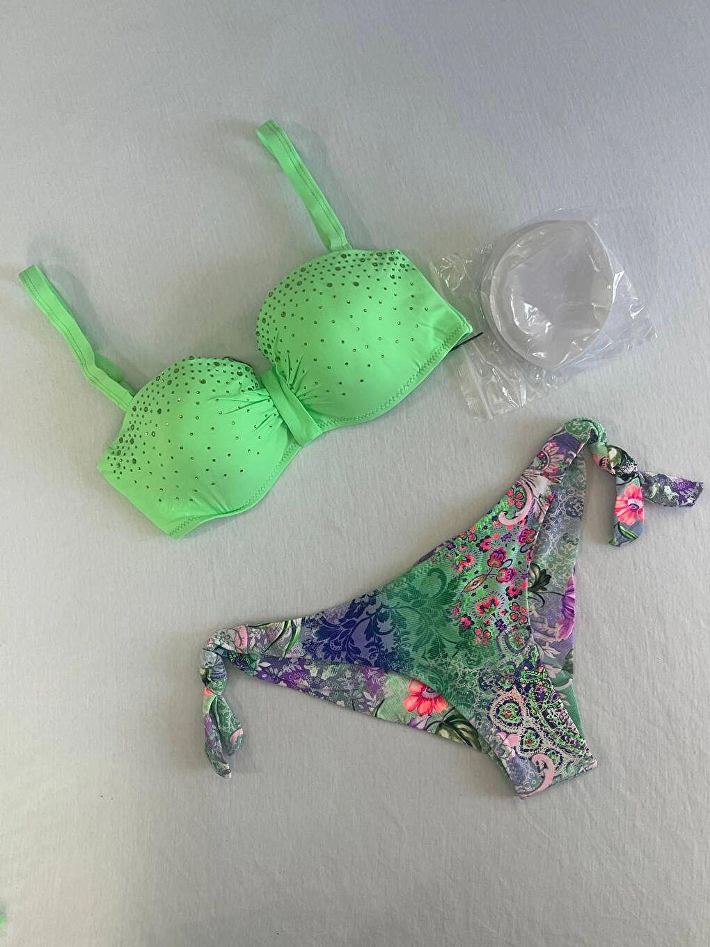 Kadın Yeşil Taş İşlemeli 3 Parça Bikini Takım HZL25S-LC3315-2