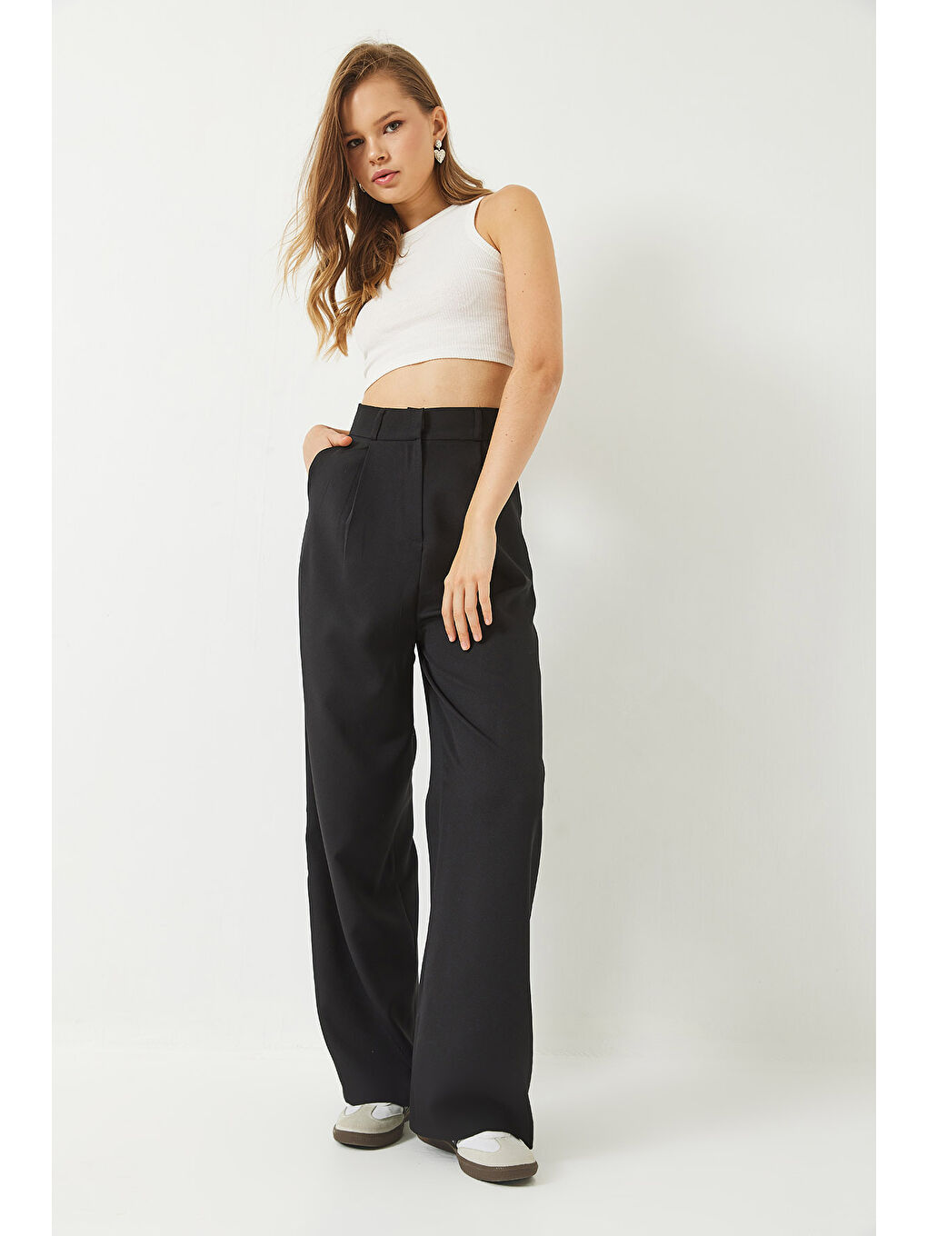 Siyah Kadın Yüksek Bel Tek Pileli Cep Detaylı Palazzo Pantolon-1