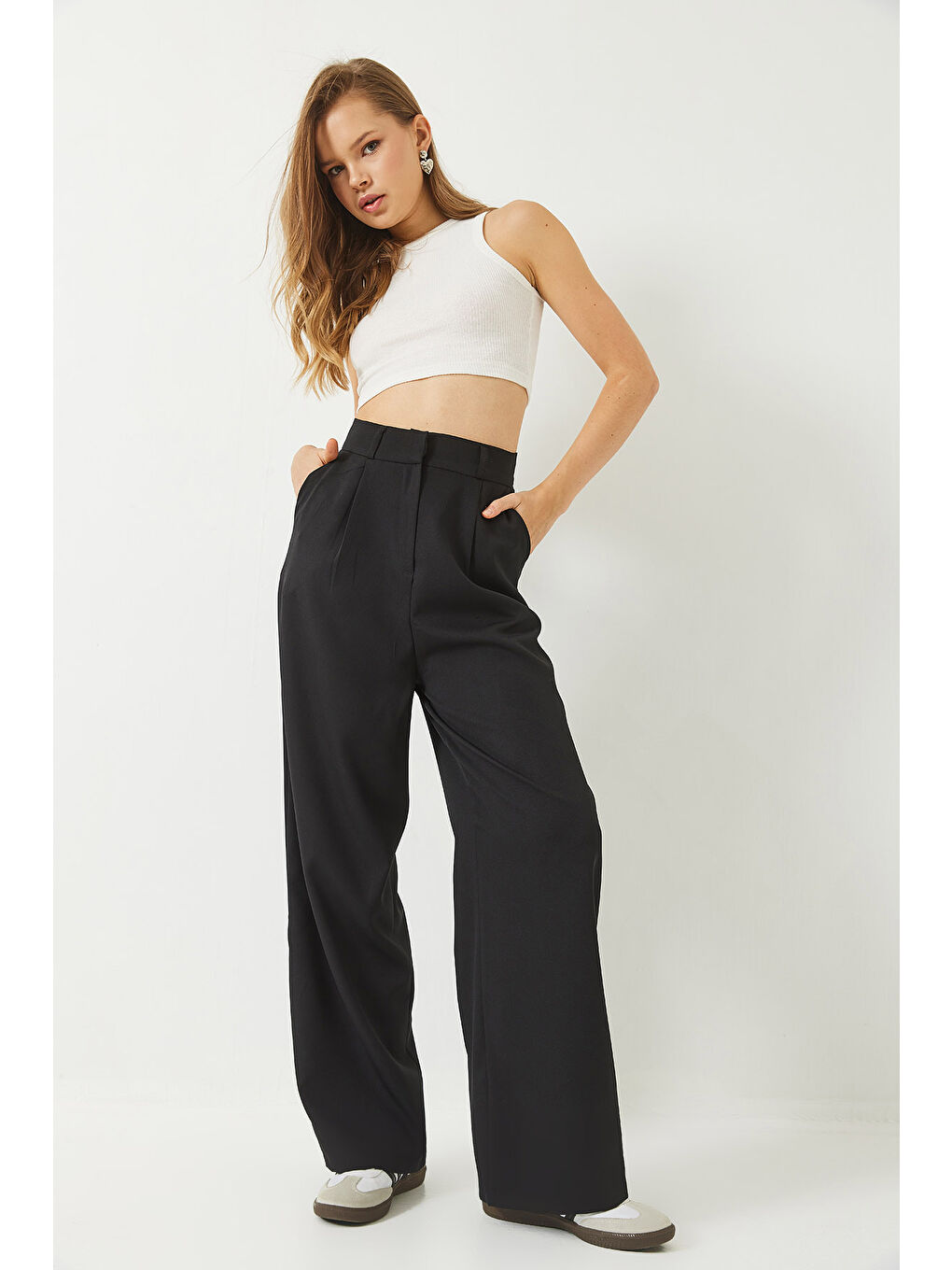 Siyah Kadın Yüksek Bel Tek Pileli Cep Detaylı Palazzo Pantolon-2