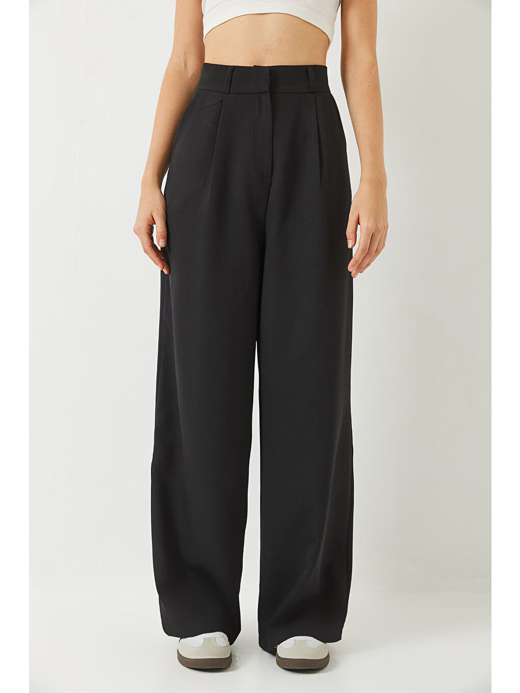 Siyah Kadın Yüksek Bel Tek Pileli Cep Detaylı Palazzo Pantolon-4