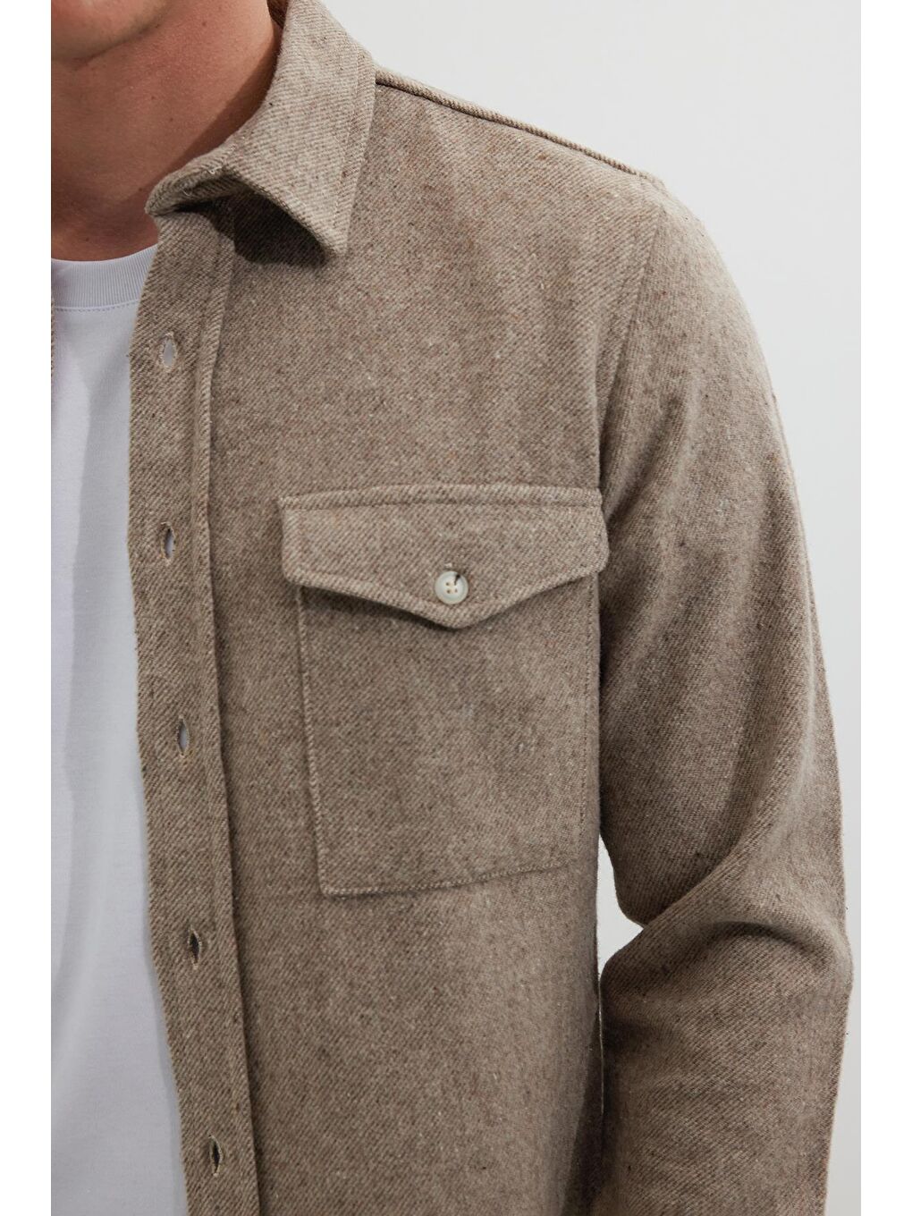 Erkek Slim Fit Tek Cep Kapaklı Düz Oduncu Spor Bej Gömlek-2