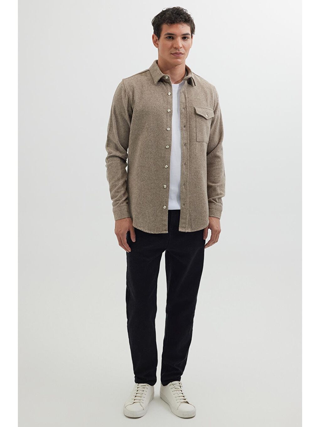 Erkek Slim Fit Tek Cep Kapaklı Düz Oduncu Spor Bej Gömlek-3