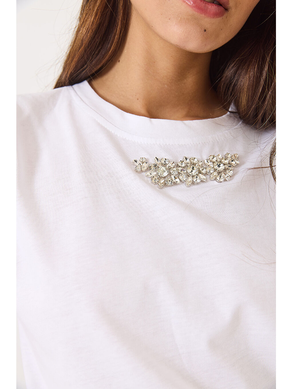 Beyaz Kadın Taş Detaylı Vatkalı Kolsuz T-Shirt-5