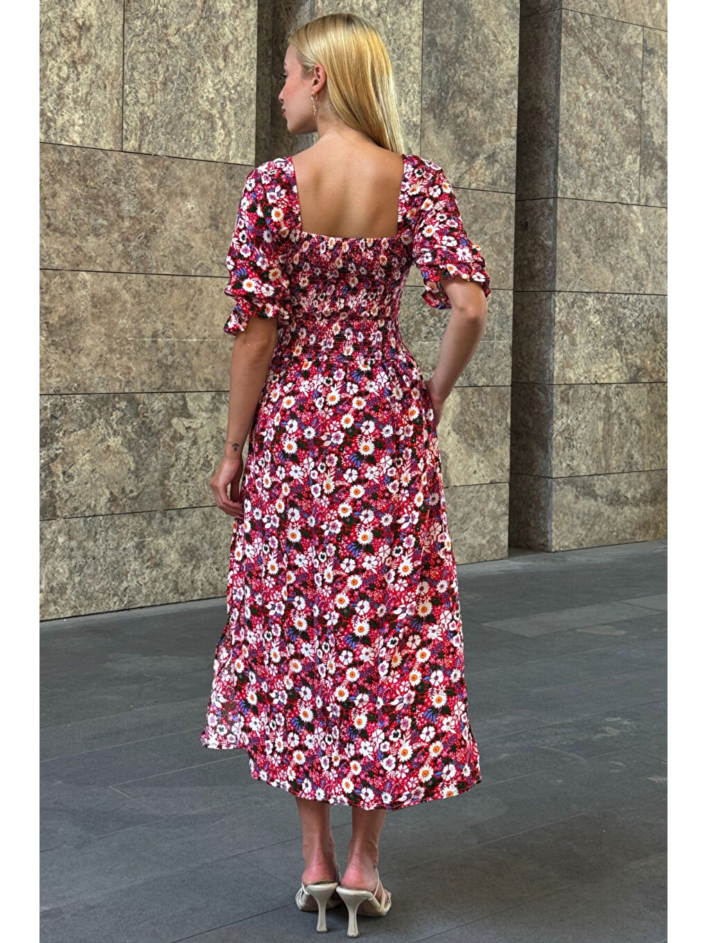 Kare Yaka Beli Gipeli Çiçek Desenli Elbise Fuşya-3