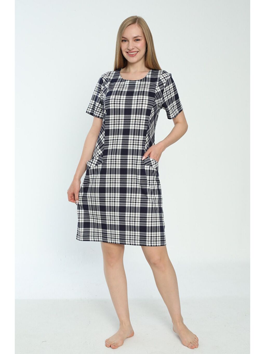 Gri Kadın Ekose Desenli Kısa Kollu Cepli Elbise-1