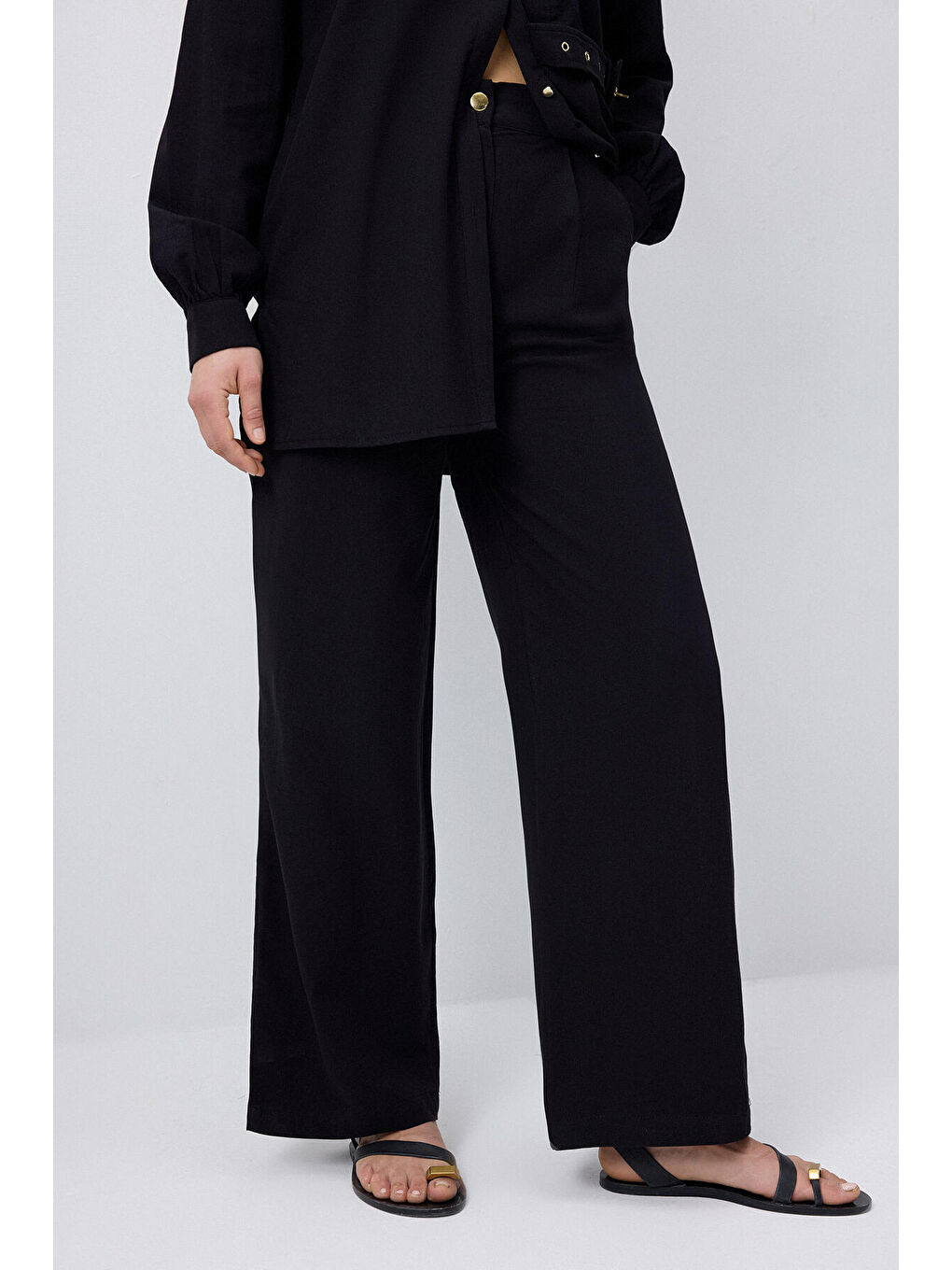 Siyah Kemer Detaylı Gömlek Pantolon Takım-4