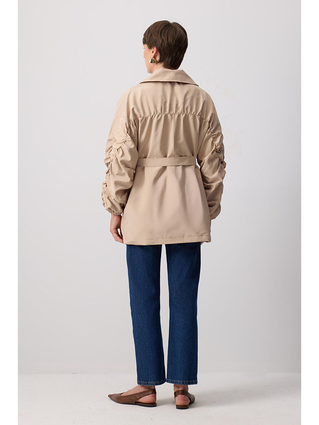 Bej Kuşaklı Kolu Büzgülü Mikro Ceket-3