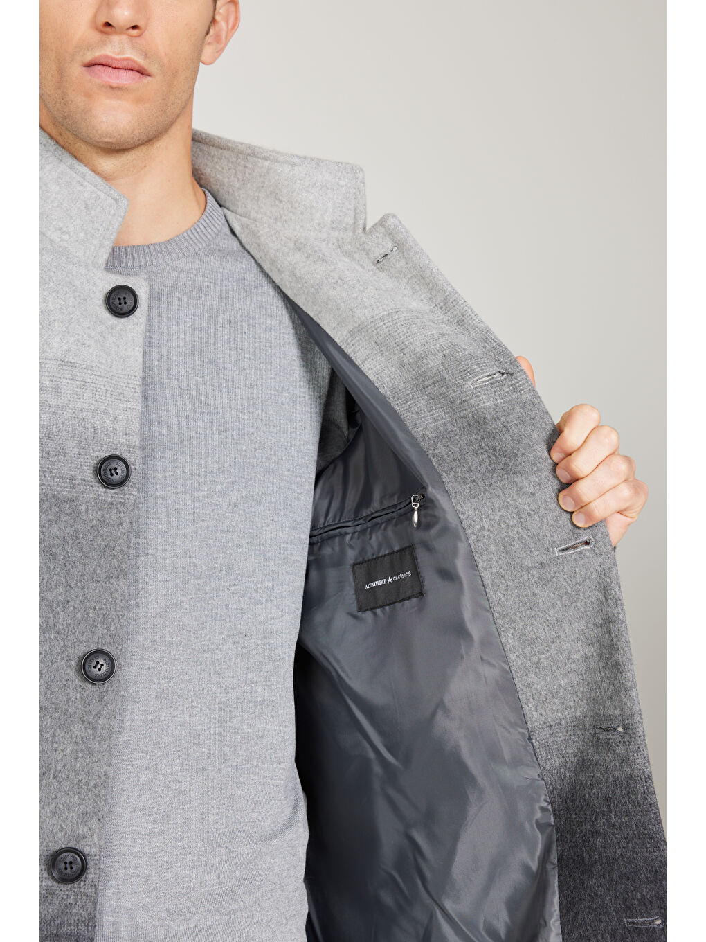 Erkek Gri Standart Fit Normal Kesim Dik Yaka Desenli Palto-3