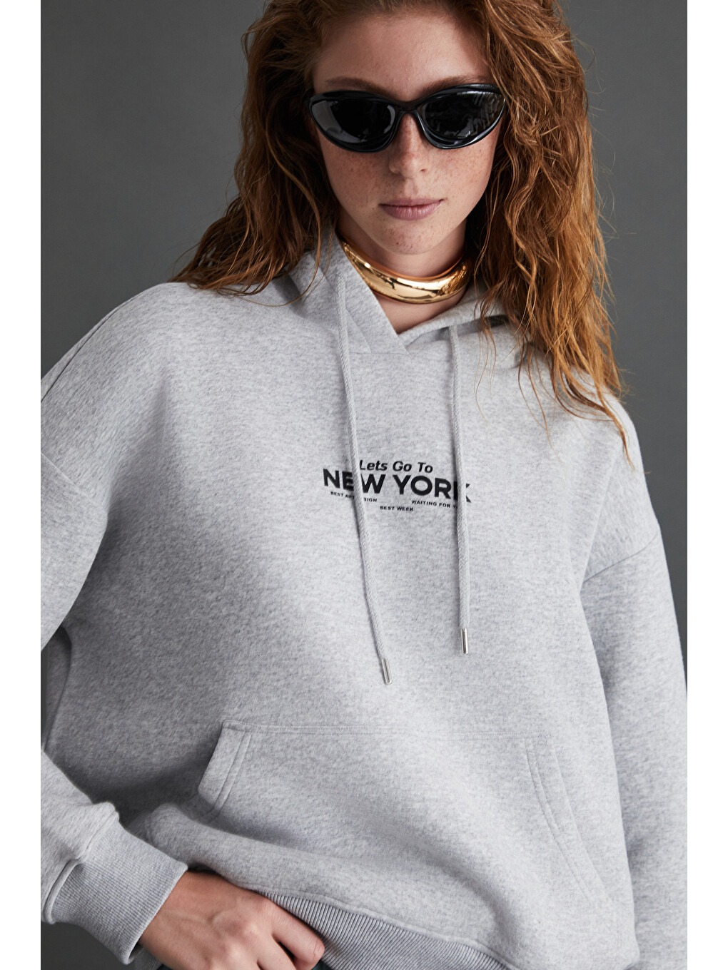 Chargelle Kadın Organik Pamuk Şardonlu Regular Şehir Temalı Baskılı Kapüşonlu Gri Melanj Sweatshirt-2